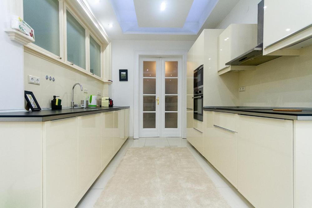 Luxury On Andrassy Avenue - A7 Apartment *